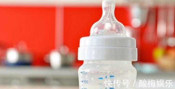 维生素冲奶粉的这些错误方式,宝宝越吃身体越差,中了的家长赶紧改