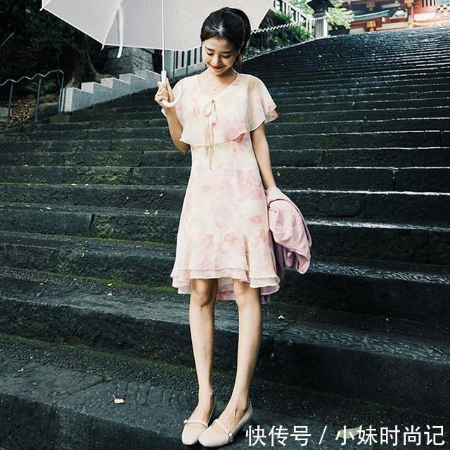 肉肉|春夏最美的事就是穿了清新连衣裙，四海八荒你最美