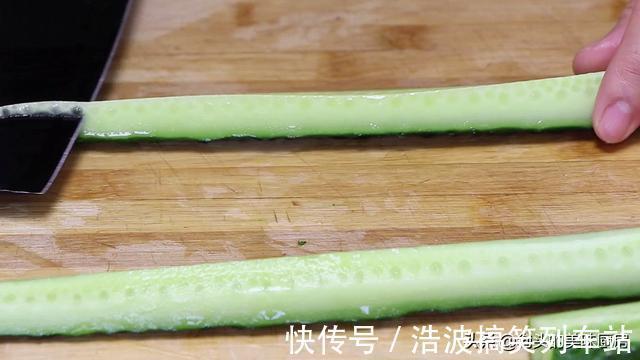 小米辣|原来腌黄瓜这么简单，一个小时就能吃，清脆开胃，放三个月不坏