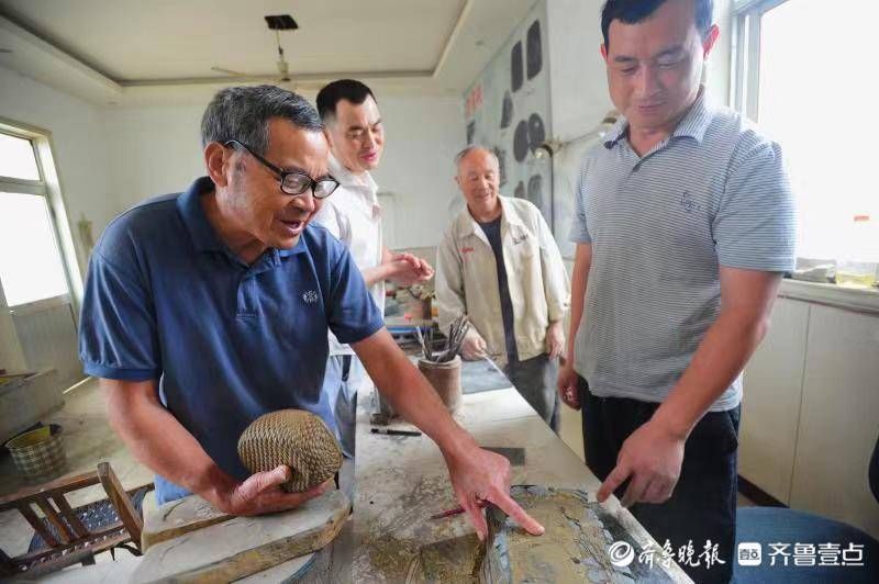 王开全#拾光|把石头刻出灵魂,他带着家人坚守在制砚的路上