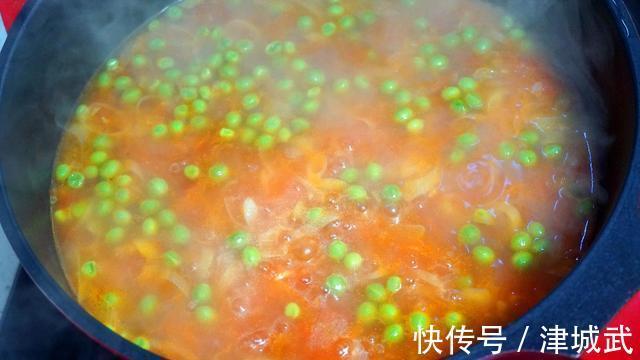 萝卜和它一起炖,味道特别鲜!热腾腾端上桌,营养下饭,吃完暖和