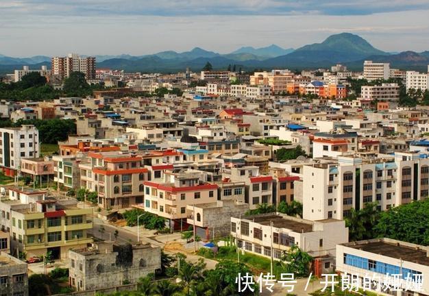 轮回转世&是否有轮回转世翻看百年前老照片,发现跟现在的人长得一模一样