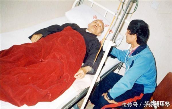 绝技!一个骗全国人的少林寺高手海灯法师87岁圆寂,少林寺无一人吊唁