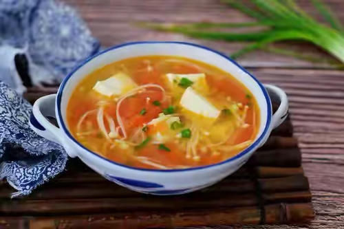 上了年纪后，建议中年女性多吃这菜，营养不比牛奶差，好吃又解馋