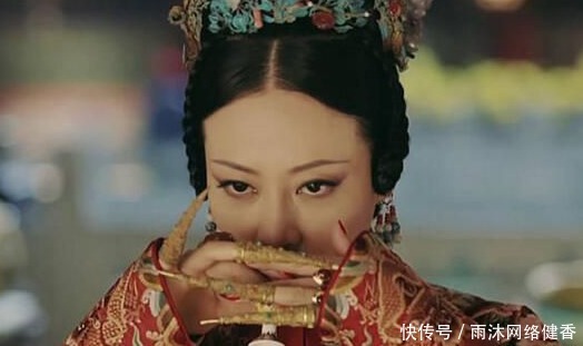 姐姐|她荣为康熙的第3位贵妃，掌管后宫22年，母家出了3个满清皇后