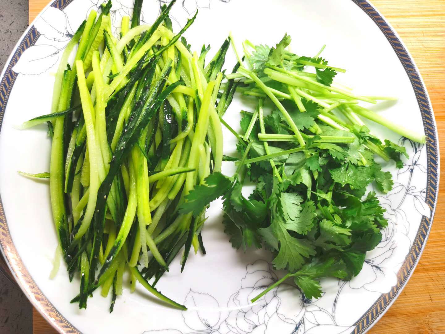 五花肉|好吃到跳脚的自制炸酱面，连吃三碗不过瘾，口感饱满，回味无穷