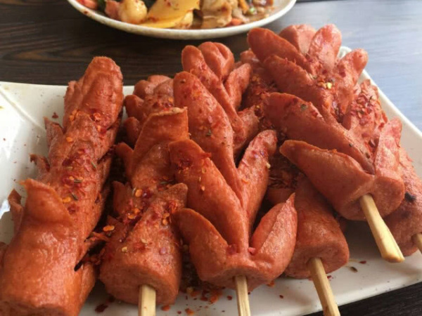 红衣|高血压要“忌嘴”,这4种食物要少吃,当心血压“难以下降”