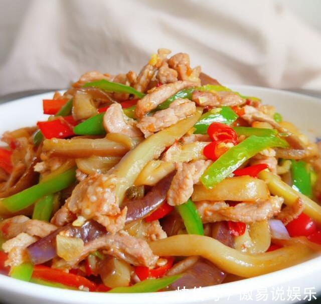 餐桌上必备的家常炒菜，上桌快很下饭，自己做简单易上手
