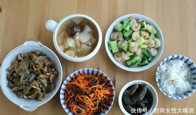 打工人晒晚餐,3菜1汤40分钟搞定,网友效率真高,抄作业