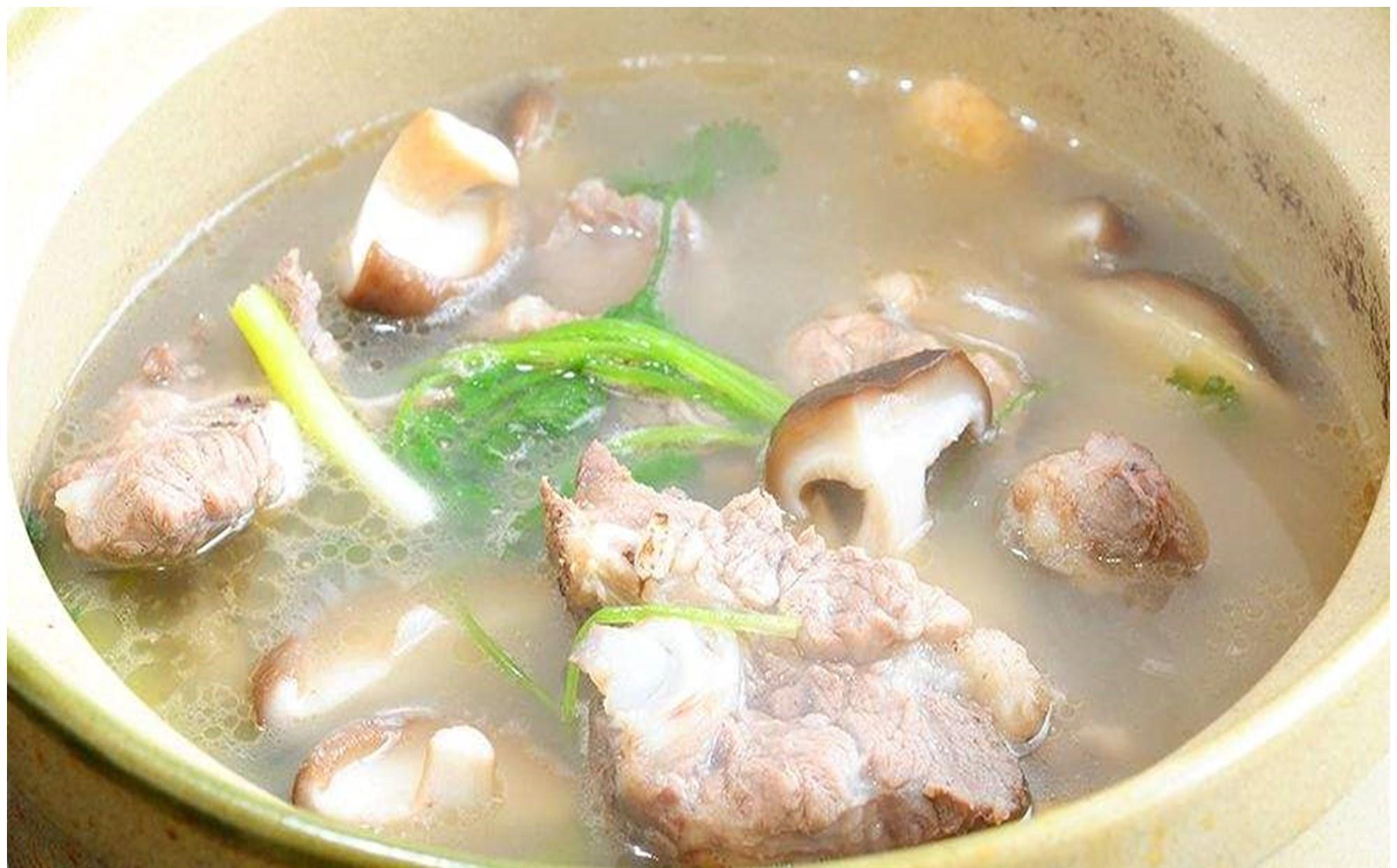 喂养|娃吃辅食时,宝妈要避免三个“不当做法”,不然孩子吃一次伤一次