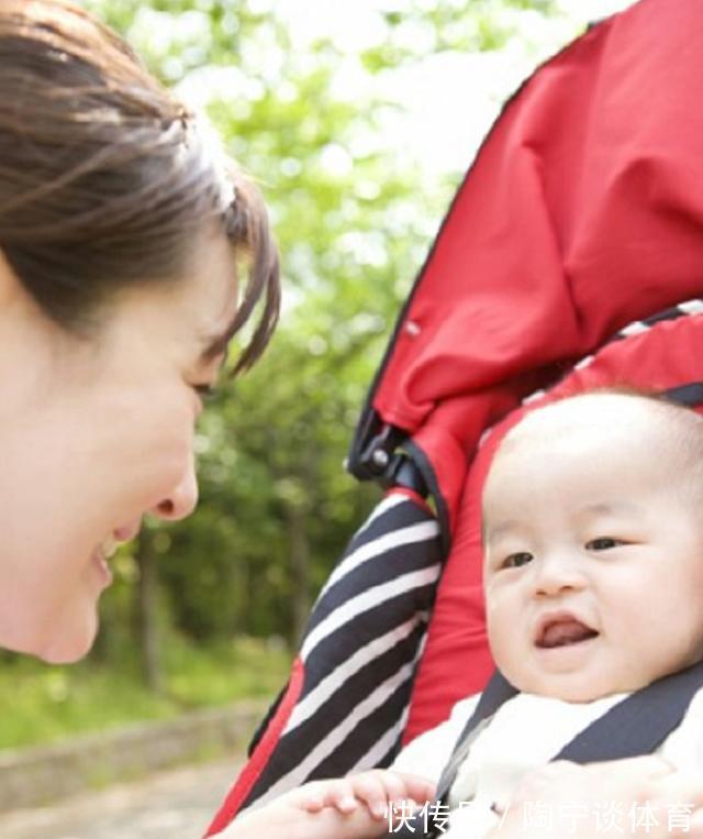 父母|4月大婴儿“脊椎变形”,全因一件“育儿神器”,你家娃也在用吗
