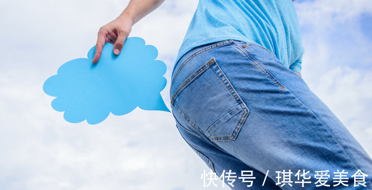 直肠癌|经常放屁是肠癌的警示吗?医生说:这4个症状才是肠癌的信号