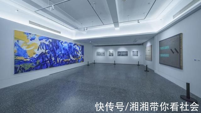 王劼音&24位艺术家作品齐聚外滩，看抽象艺术在上海的一百年