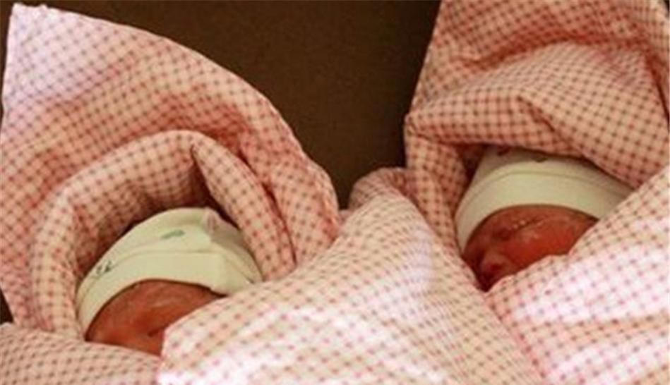 夫妻俩|产妇生下“龙凤胎”,一旁家人正乐开花,医生泼冷水不是双胞胎