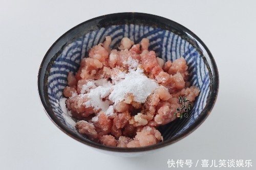 家常|下饭菜肉末炒粉条的家常做法,照着做,粉条不坨也不粘锅,倍儿香