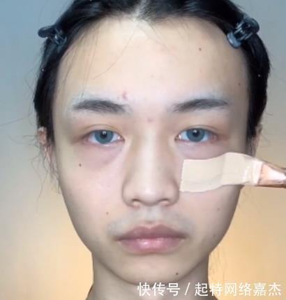 小哥哥教大家化“仙鹤妆”,第一眼差距有点大,看到成品认输了