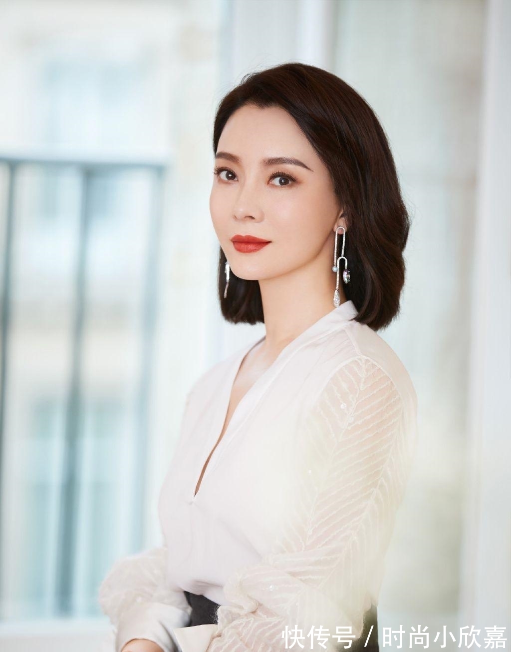 搭配 女人过了45岁,建议少戴这4种“首饰”,显廉价不说还没气质