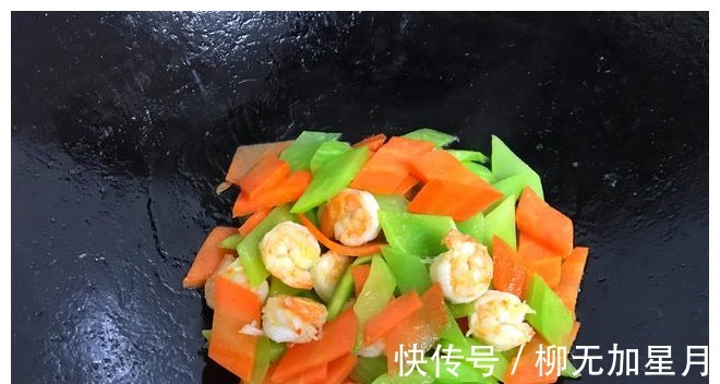 莴笋|炒莴笋时,别直接下锅,多加一步,莴笋脆嫩爽口不变色,入味好吃!