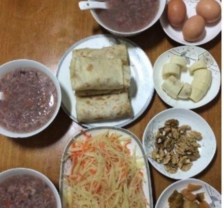 还要|4000块钱请的保姆,每天早餐做这些,你们觉得还要继续用她吗