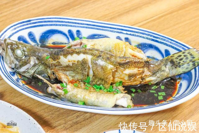 雷小厨|一线城市母女俩的晚餐,两个菜成本50块钱,不精致,也不浪费