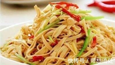 水桶腰|女性不想水桶腰,可常吃此菜,排出黑臭宿便,皮肤更光滑细腻