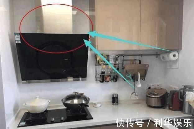 收纳|老公非要把衣帽间装在卫生间入口,我骂他脑子进水,完工后我闭嘴了