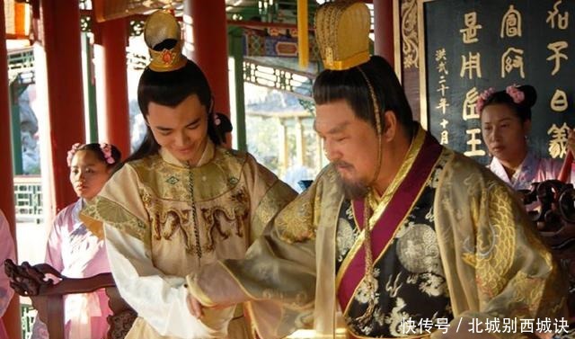 降职|蓝玉养私兵只是被降职,为何一收义子,朱元璋立刻就灭他三族