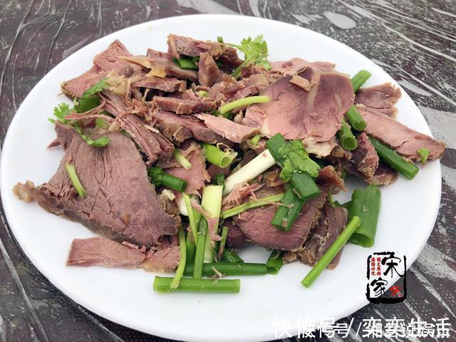 烧鸡|农村330元一桌的宴席,鸡鸭鱼肉都有,利润在哪