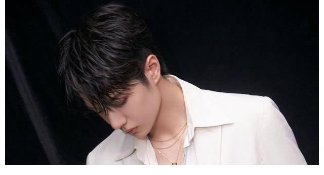 全球直播、上亿观看，王一博闷声做大事，新舞台或正在路上