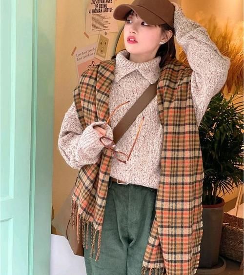  格子|入冬就很流行的“格子围巾”，学会这样搭配衣服，温暖又有范