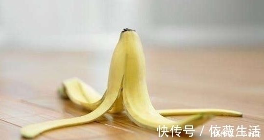 香蕉皮|吃剩的香蕉皮别再扔了,用水泡一泡,解决了很多男女的难言之隐