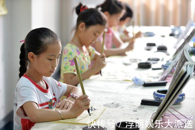 培训班|一直在玩的孩子和不停上培训班的孩子，以后到底会有什么不同