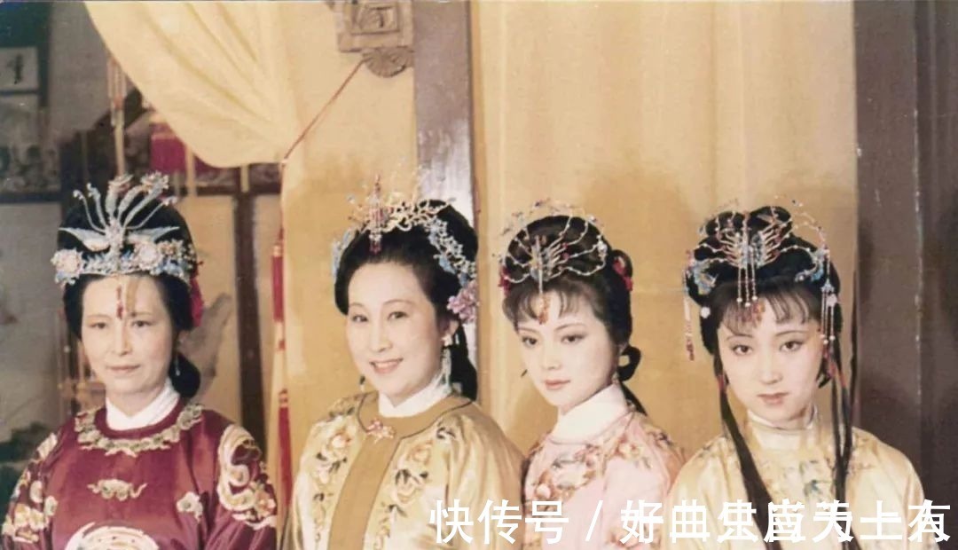 贾府&王熙凤是最该喜欢薛宝钗的人,可是她为何一直袒护林黛玉?