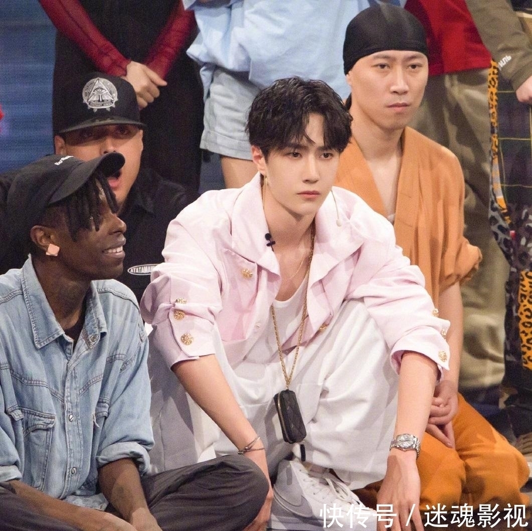 張藝興沒讓布布“通過”,王一博不淡定了;看個(gè)舞蹈,卻比選手還先哭