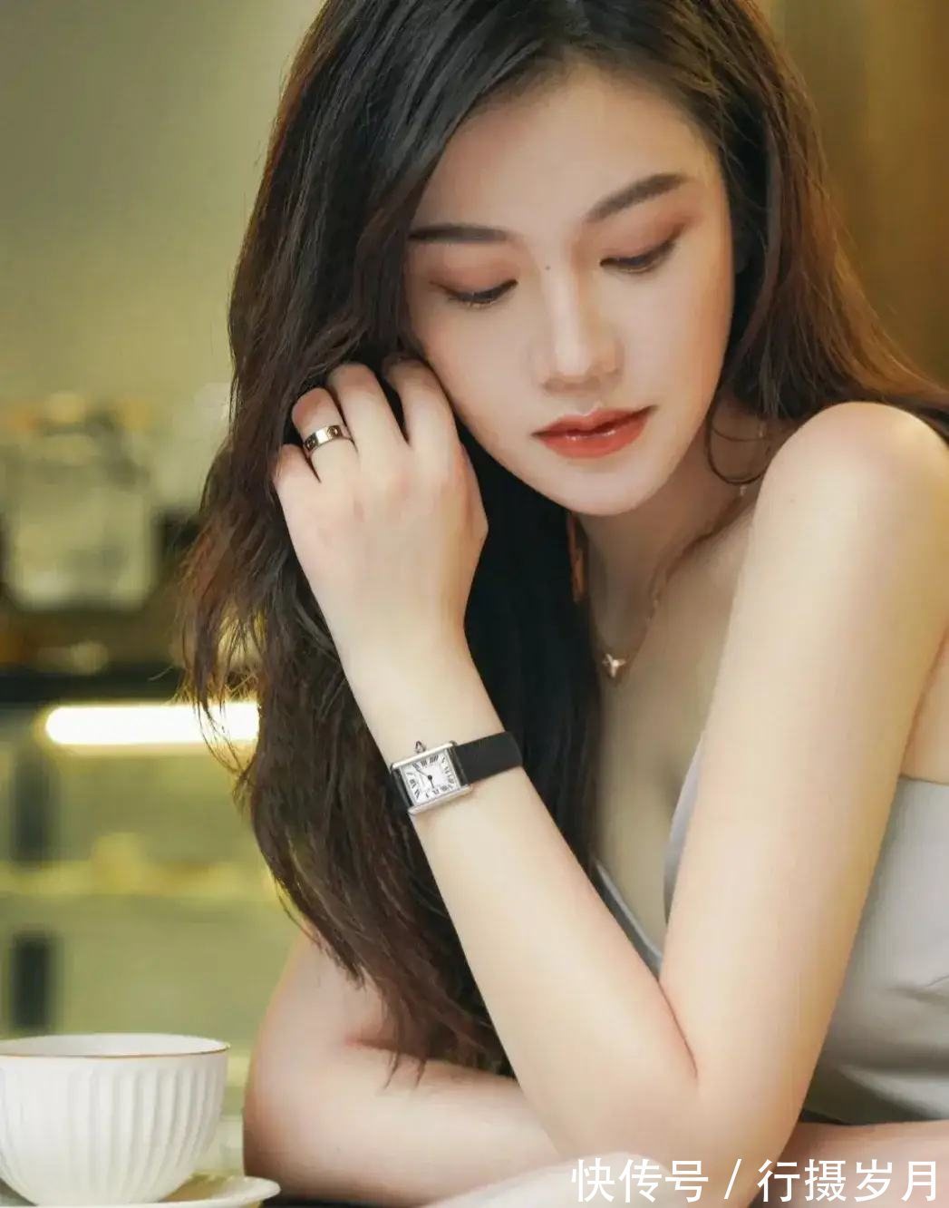 宁静#坐在窗前,品一壶沉浮的人生