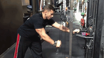 动作|肩膀窄肌肉不发达?一组练肩动作,你值得拥有