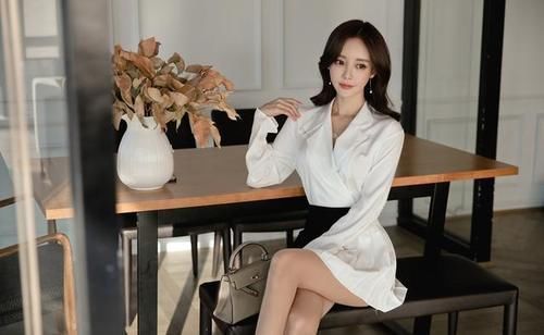 穿搭|职场新风尚孙允珠清新职业裙穿搭，新时代职业女性优选
