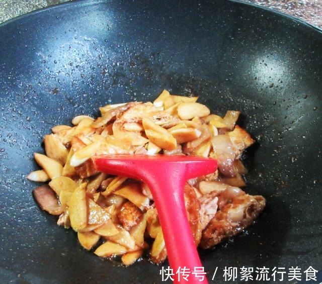 茭白|五花肉煎鸡蛋炒茭白,简单快手,鲜香下饭!