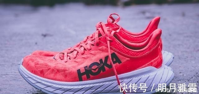 碳板 只有中底,没有大底的跑鞋,你想不到这双Hoka有多耐磨