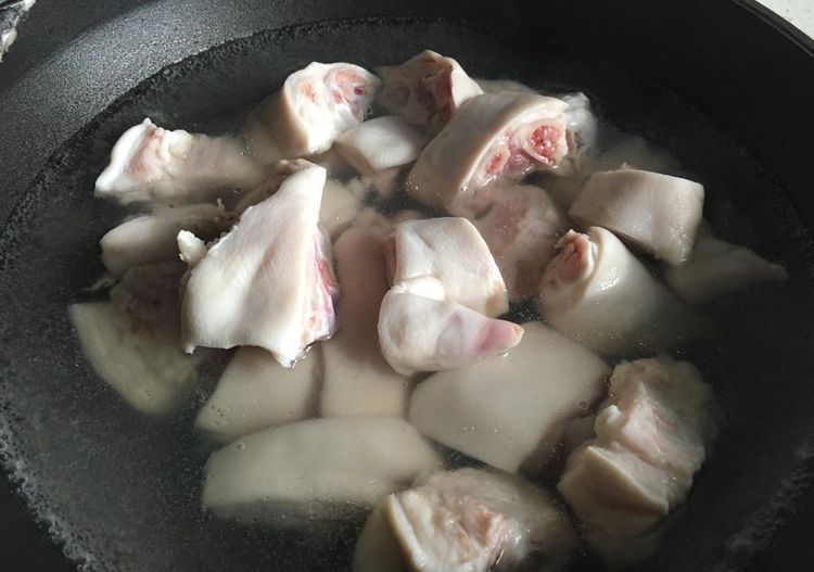 料理|英国人知道猪蹄能吃后,一扇“黑暗料理界”的大门又被他们打开了