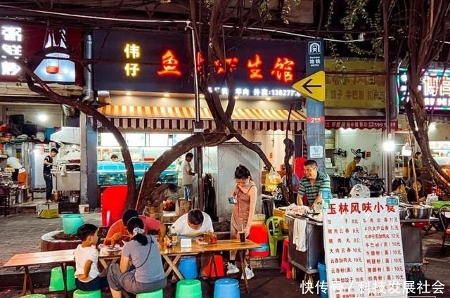 从头吃到尾的平西夜市,没有人能饿着出来!