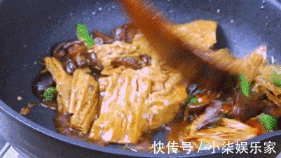 香菇|腐竹怎样烧的又软又入味跟大厨学，香味浓郁又下饭，我家经常做
