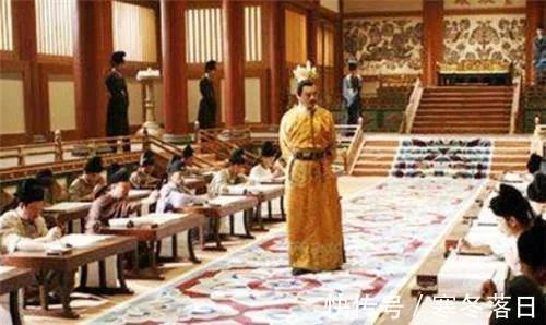 古代唯一传奇榜眼成绩单曝出,笔迹让当代人无话可说,略逊许多诗词书画家 第4张