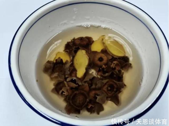 功效|吃完柿子,“柿子蒂”不要扔了,用来泡水喝,原来还有这功效