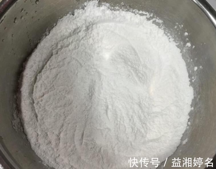 蒸年糕|第一次知道糯米粉可以这样吃,松软香甜不粘牙,孩子天天吃不腻