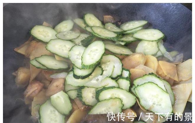 细长条|立冬前后，3样食材一起炒，味道鲜美营养高，家人都爱吃