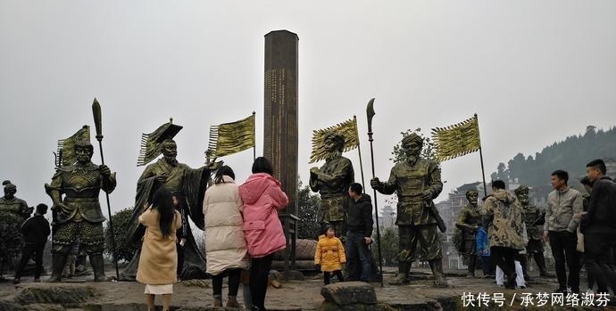 《芙蓉镇》因电影而出名的王村