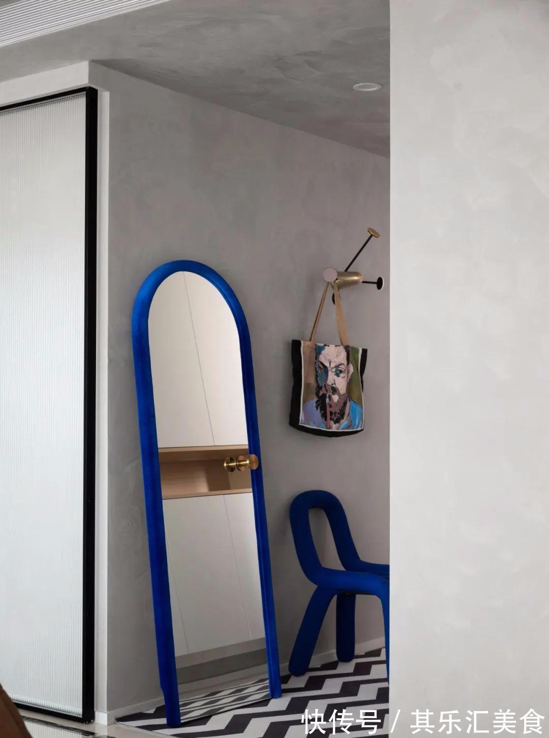 床头|110㎡精装房改造,颜色点缀空间,打造出浓浓的艺术气息!