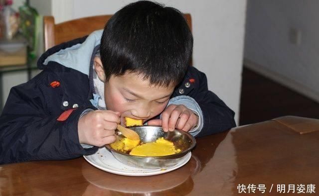 脾胃|5岁男童脾胃虚,已停止发育,医生斥责家长这东西怎么能给娃吃