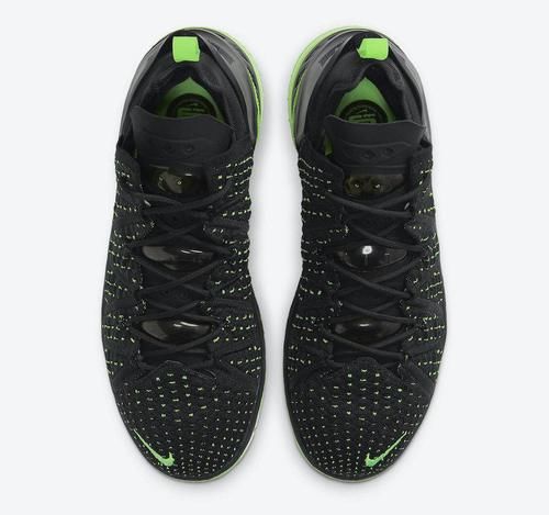 詹姆斯招牌快攻灌篮灵感！Nike LeBron 18 “ Dunkman ” 官图释出！